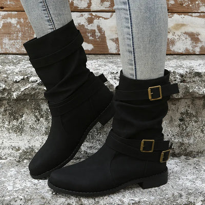Kondara | Damen Boots mit Gürtel und Niedrigem Absatz