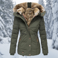 Damenjacke mit Kapuze und Taschen in Grun