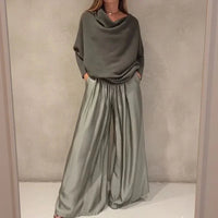 Nysa™-Set mit Satinhose und Bluse aus hochwertigem Strickstoff / Gemütlichkeit und Eleganz mit dezentem Luxus. in Matcha