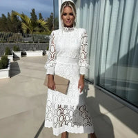 Leonor™-Kleid aus handgefertigter Spitze mit feiner Verarbeitung / Luxuriöse Eleganz mit Haltung und Klasse! in Weiß