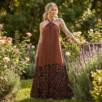 Isla Nomad™ Langes Viskosekleid mit Fließendem Schnitt und Wilder Musterung in Braun