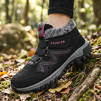 Unisex UrbanFrost™ Stiefel mit Gepolstertem Futter und Profilsohle in Schwarz mit Rosa Details