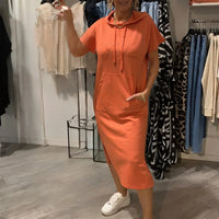 Nora™ Kleid mit Kapuze und funktionaler Fronttasche in Orange
