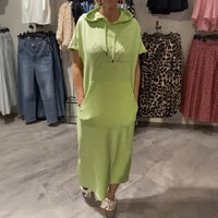 Nora™ Kleid mit Kapuze und funktionaler Fronttasche in Grün
