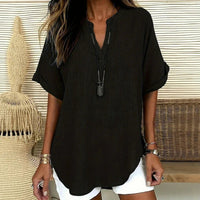 Maya™ Bluse mit Zart Gerundetem Saum und V-Ausschnitt mit Cut-out in Schwarz