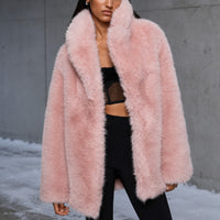 Courchevel™ Mantel aus Weichem Plüsch mit Markantem Kragen in Rosa