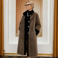Saint Moritz™ Luxusmantel aus Samtimitat für Eleganten Winterkomfort in Braun