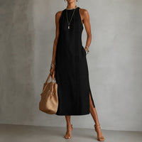 Coralie™ Kleid mit Godetrock, hohem Ausschnitt und vertikalen Ornamentdetails in Schwarz