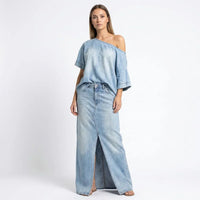 Capri Bleu™ Set mit Asymmetrischem Oberteil und Leichtem Jeansrock in Hellblau