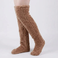 (KAUF 1, ERHALTE 2 GRATIS) Veloura™ Premium Kuschelsocken aus Weichem Plüschstoff in Braun