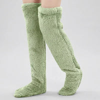 (KAUF 1, ERHALTE 2 GRATIS) Veloura™ Premium Kuschelsocken aus Weichem Plüschstoff in Grün