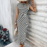 Dolce Riviera™-Kleid mit Eleganten Streifen und Seitlicher Schnürung in Dunkelgrau