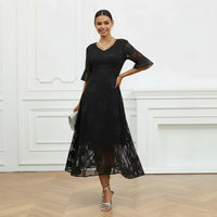 Celira™ Kleid mit Raffiniertem Floral-Design in Schwarz
