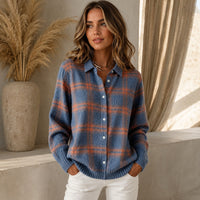 Saint Claire™ Premium-Strickjacke mit Karomuster in Blau