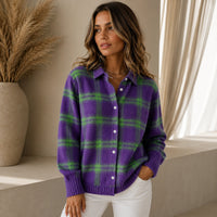 Saint Claire™ Premium-Strickjacke mit Karomuster in Lila