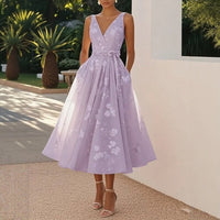 Kleid Lavienne™ mit floralem Muster und betonter Taille mit Bindegürtel in Lila