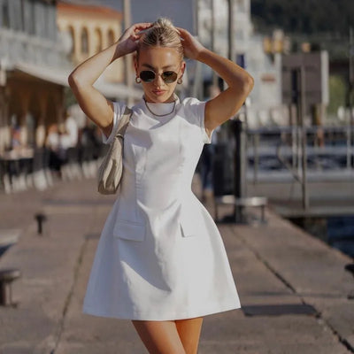 Erine | Modisches ärmelloses Minikleid mit Taschen-Detail für Damen