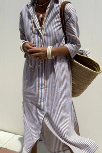 Gestreiftes Sommerkleid mit gerader Passform für Frauen | Ideal für den Strand oder Stadtbesuche in Grau