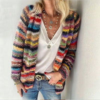 Celena | Bunte Damen-Strickjacke mit Print – Ein lebendiger Cardigan für einen stilvollen Look in Rot