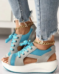 Celeste - Muffin Sandalen mit Kontrastierenden Einsätzen in Blau