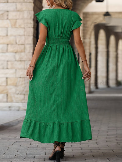 Resti | Elegantes einfarbiges Kleid mit Rundhalsausschnitt und Rüschen