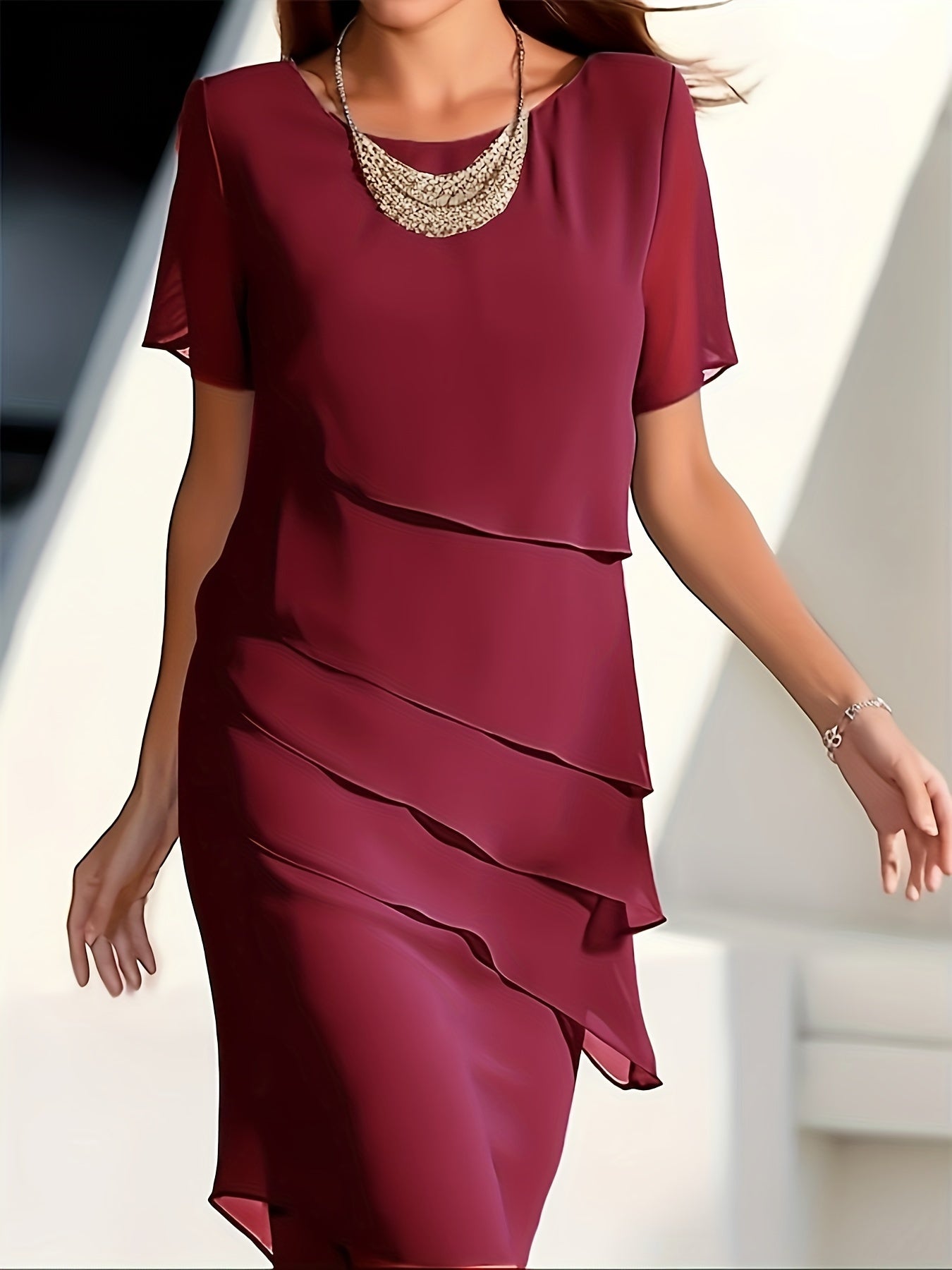 Stilvolles Kleid mit Schichtverzierungen, Rundhalsausschnitt und kurzen Ärmeln für Damen | Ideal für den Sommer