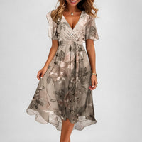 Annegret - Stilvolles Damenkleid mit V-Ausschnitt in Beige