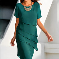 Nathalia - Ein figurbetontes Damenkleid in Grün
