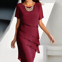Nathalia - Ein figurbetontes Damenkleid in Rot