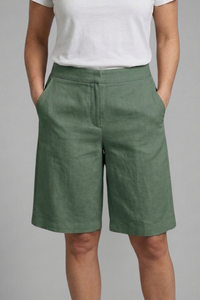 Almira | Damen Bermuda Shorts mit Elastikbund und Seitentaschen in Grün