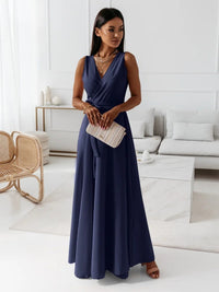 Aurelie | Fließendes Wickel Maxikleid in Marineblau