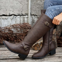 Calixta | Damen kniehohe Stiefel mit Doppelschnallen in Dunkelbraun