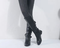 Kalinda | Damen knöchelhohe Reitstiefel mit rückseitigen Schnallen in Schwarz