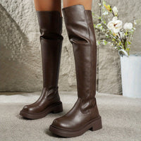 Maelyn | Damen flache Overknee-Stiefel mit Seitenreißverschluss in Braun