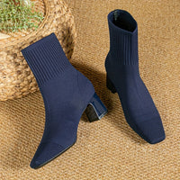 Kindra | Damen Strick-Stiefelette mit Blockabsatz und eckiger Zehenform in Blau