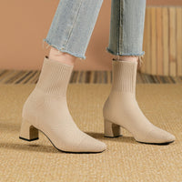 Kindra | Damen Strick-Stiefelette mit Blockabsatz und eckiger Zehenform in Beige