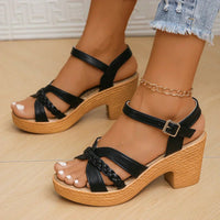 Gwendolyn | Damen Riemchensandalen Geflochtene Details in Schwarz