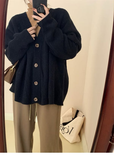 Lorenzi | Strickjacke mit V-Ausschnitt – Lässig und stilvoll