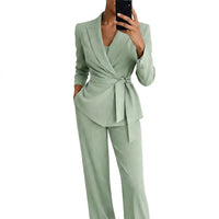 Damen-Blazer und Hosen-Set in Hellgrün