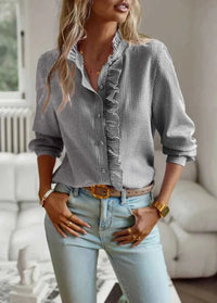 Colette | Damen Bluse Rüschenkragen Feminin Romantisch Casual Elegant in Grau