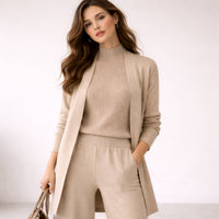 Emilia | Damen Dreiteiliges Strick-Loungewear-Set mit langem Cardigan in Beige