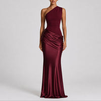 Hannah | Damen Elegantes One-Shoulder Satin-Maxikleid für Hochzeitsgäste im Herbst in Rot
