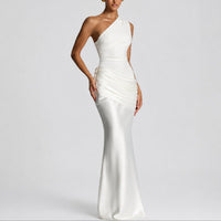 Hannah | Damen Elegantes One-Shoulder Satin-Maxikleid für Hochzeitsgäste im Herbst in Weiß