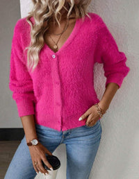 Marie | Damen Flauschiger V-Ausschnitt Strickjacke Cardigan mit Knopfleiste in Magenta