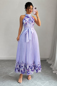 Emilia | Damen Geblümtes Plissee-Neckholder Midi-Kleid in Lila