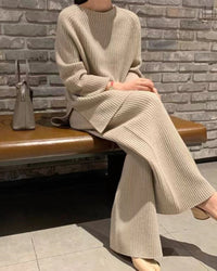 Damen Geripptes Strick Set mit Stehkragen Pullover und Hose mit Weitem Bein in Beige
