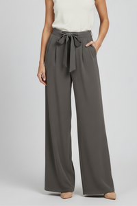 Damen-Hose mit weitem Bein und Bindegürtel in Grau