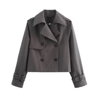 Charlotte | Damen Kurzer Doppelreihiger Trench Coat mit Schnallenärmeln in Grau