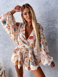 Damen Kurzes Set mit V-Ausschnitt und Wickelfront mit Ballonärmeln und Bindegürtel in Weiß