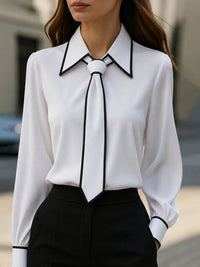 Frieda | Damen Langarm-Bluse mit Krawatten-Detail Kontrastkragen Knopfleiste in Weiß